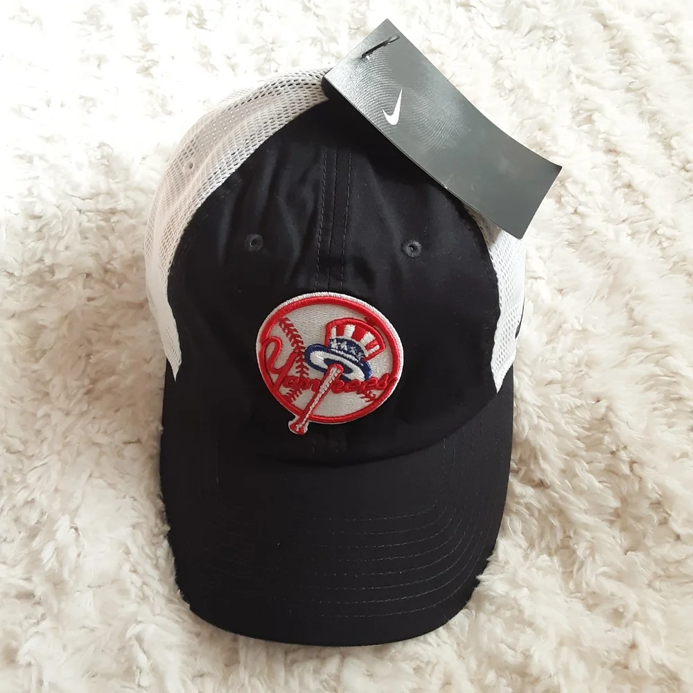 Nike New York Yankees Heritage86 Dri-FIT Adjustable Cap NWT - Picture 2 of 6